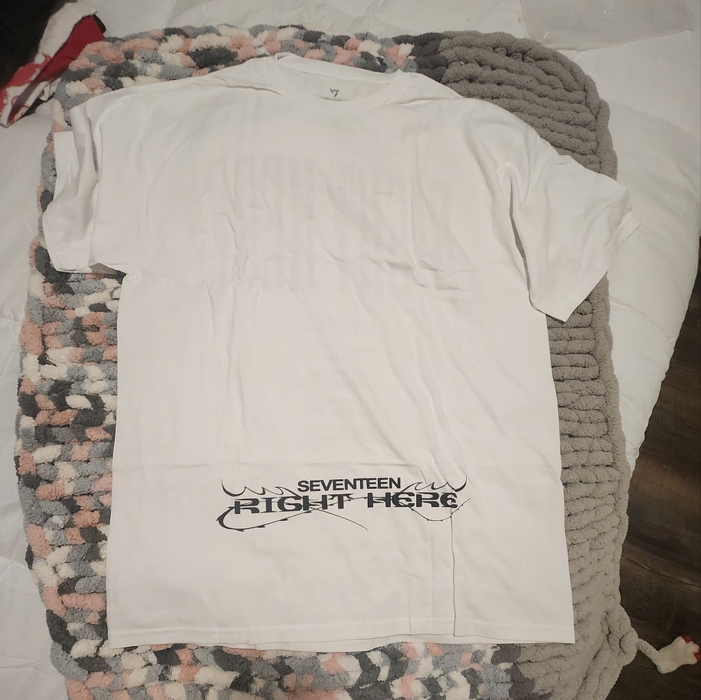 Offical KPop group Seventeen tour t-shirt